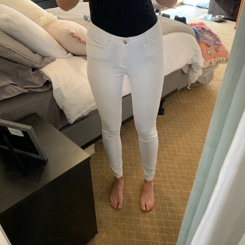 White skinny jeans